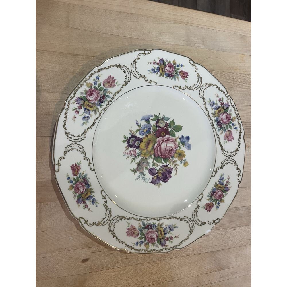 Rosenthal Continental Ivory Queens Bouquet Round Dinner Plate 10.5” Bavaria Chip